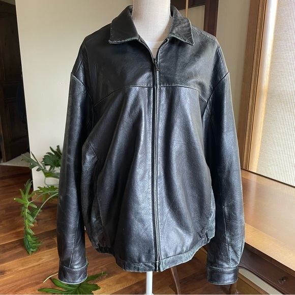 Vintage Wilsons Classic Distressed Black 100% Leather Bomber Jacket - Picture 1 of 16